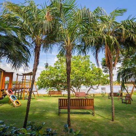 Apto Guarajuba Praia Condominio Porto Smeralda-100 Metros Da Praia מראה חיצוני תמונה